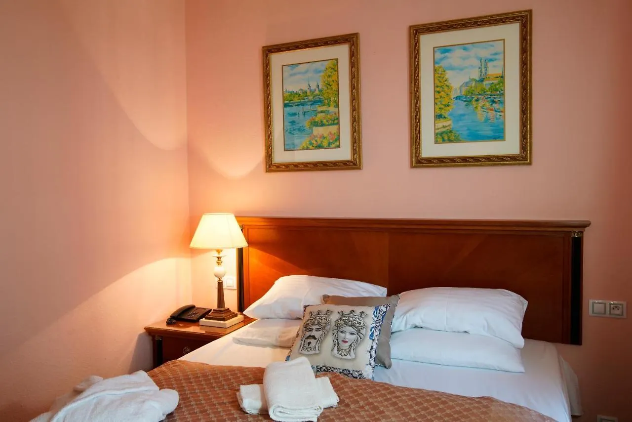 ****  Hotel Villa Lauretta كارلوفي فاري جمهورية التشيك