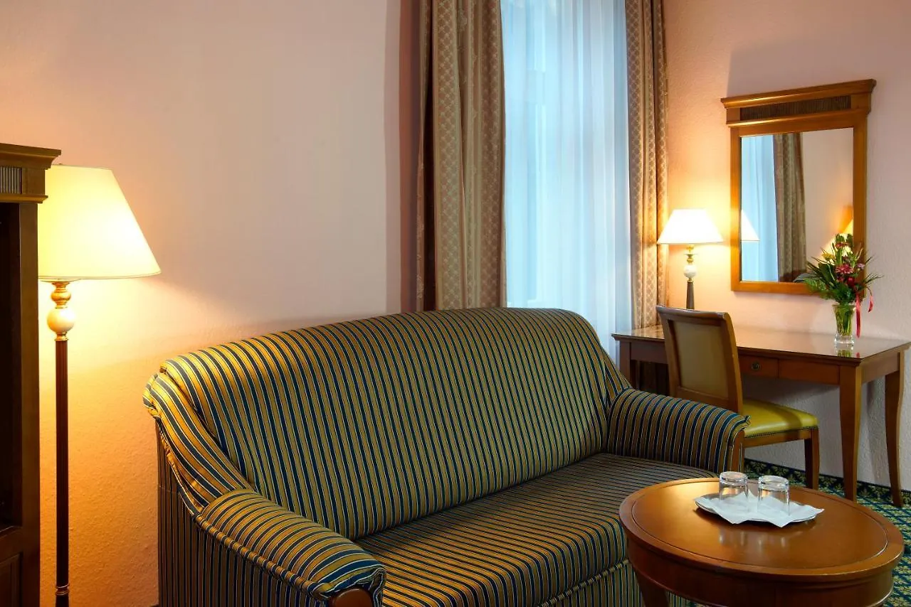 Hotel Villa Lauretta كارلوفي فاري 4*,